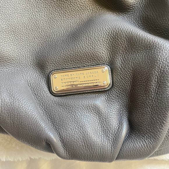 Marc by Marc Jacobs Q Hillier Pebbled Hobo Shoulder bag in gray - Picture 3 of 13